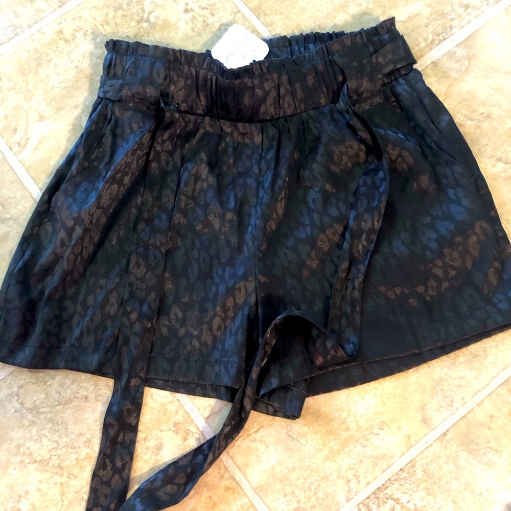 Dress shorts, size S, black leopard print